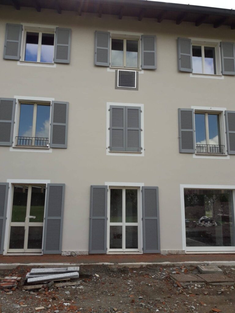 restauro-persiane-condominio-carnate-monza
